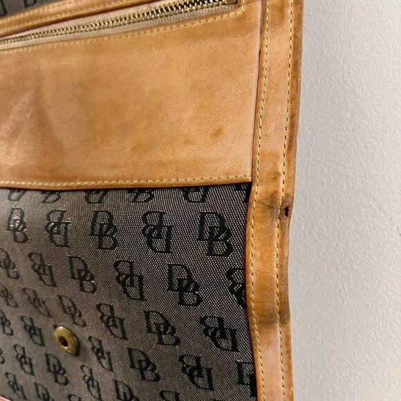 Dooney And Bourke wallet - Picture 5 of 8